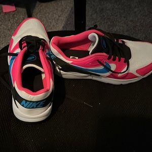 Nike shoes- 5.5Y would be a women's size 7